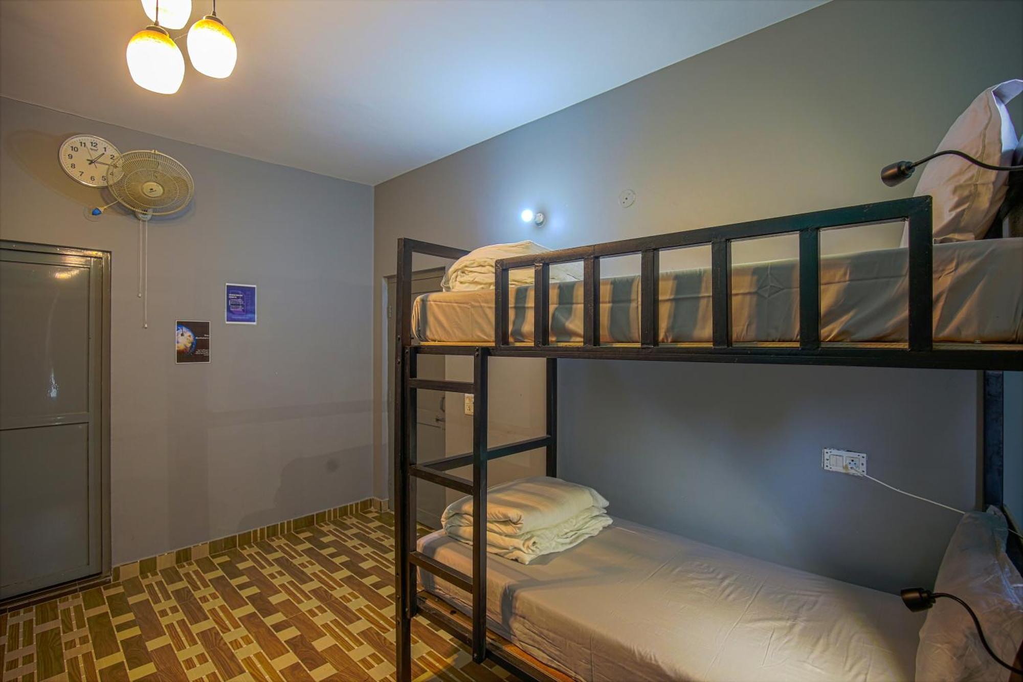 The Bunksters Bir Hostel Ngoại thất bức ảnh